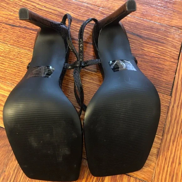 Steve Madden x Winnie Harlow Sandals - Picture 2 of 3